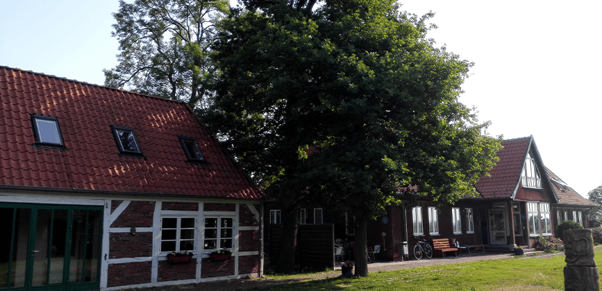 Aussenansicht der Eingliederungshilfe Bardenfleth der Paritaetischen Suchthilfe Niedersachsen