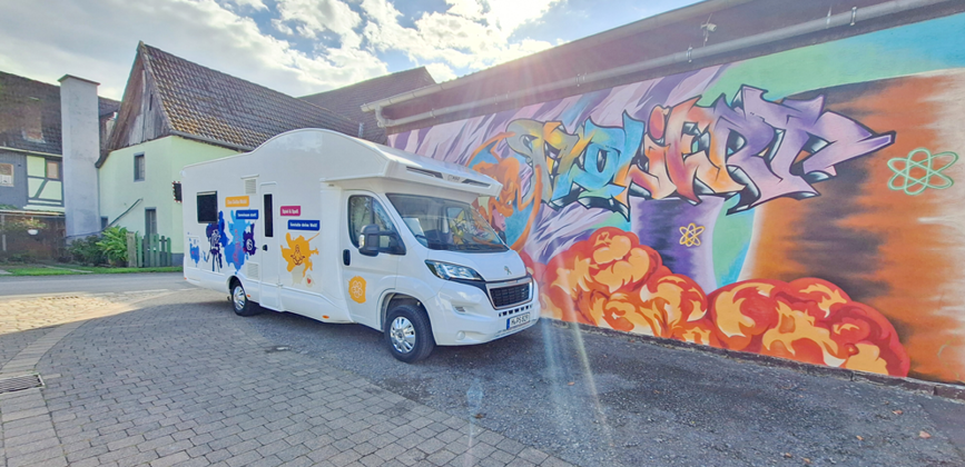 Kinder und Jugendliche gestalten das Gelbe Mobil