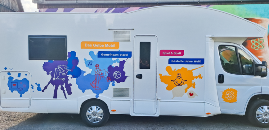 Kinder und Jugendliche gestalten das Gelbe Mobil